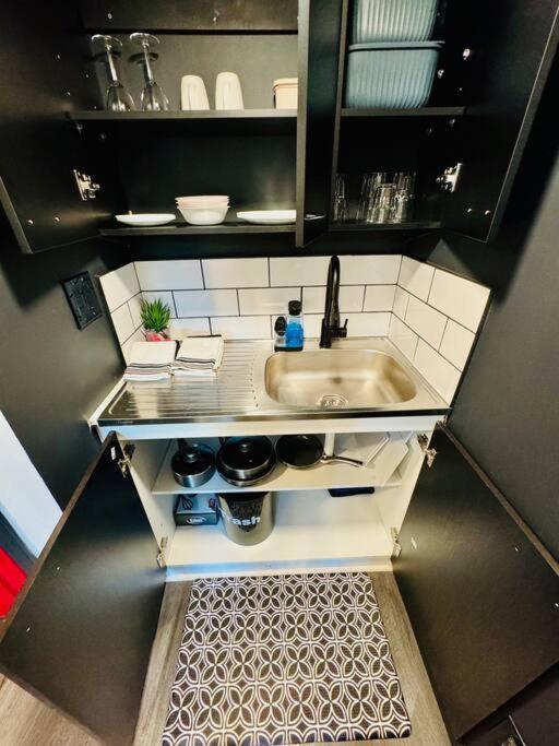 New Tiny Home Uptown Феникс Экстерьер фото
