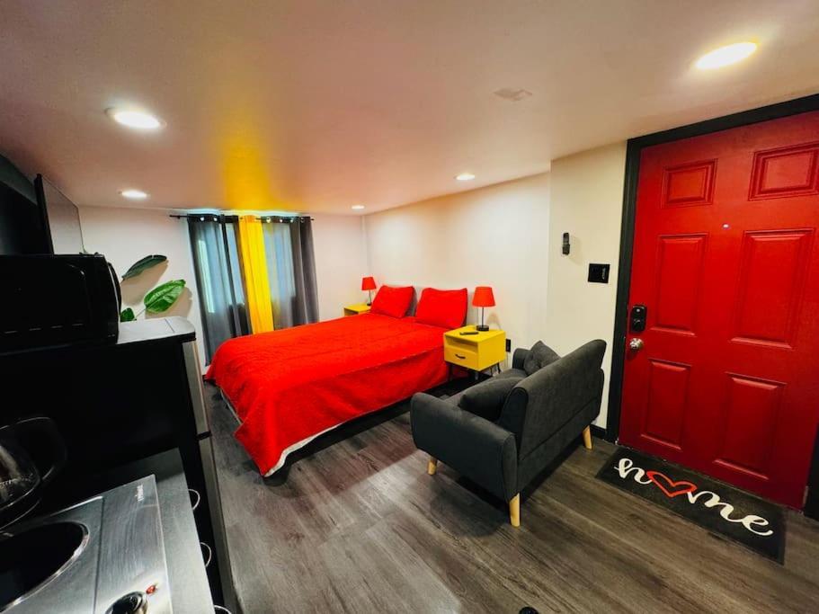 New Tiny Home Uptown Феникс Экстерьер фото