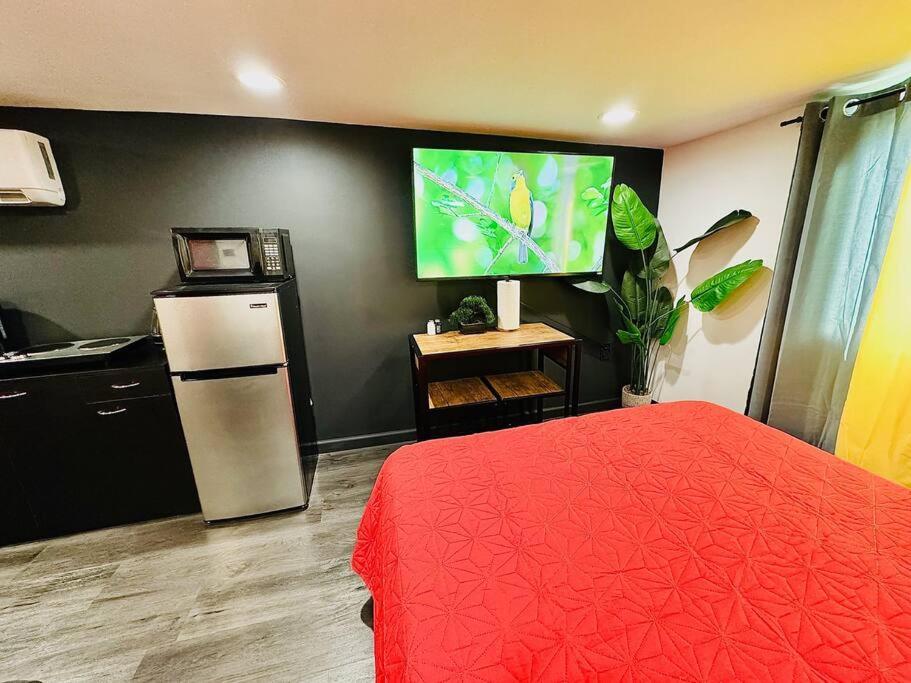 New Tiny Home Uptown Феникс Экстерьер фото