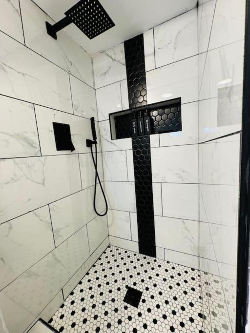 New Tiny Home Uptown Феникс Экстерьер фото