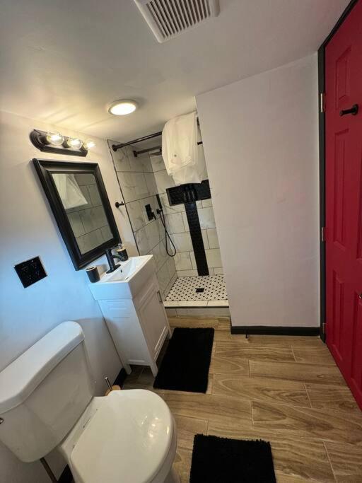 New Tiny Home Uptown Феникс Экстерьер фото