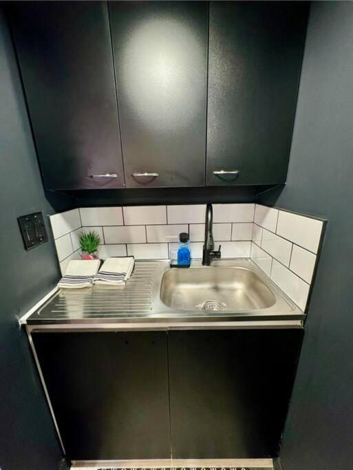 New Tiny Home Uptown Феникс Экстерьер фото