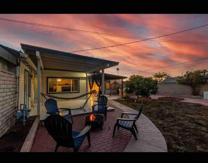 New Tiny Home Uptown Феникс Экстерьер фото