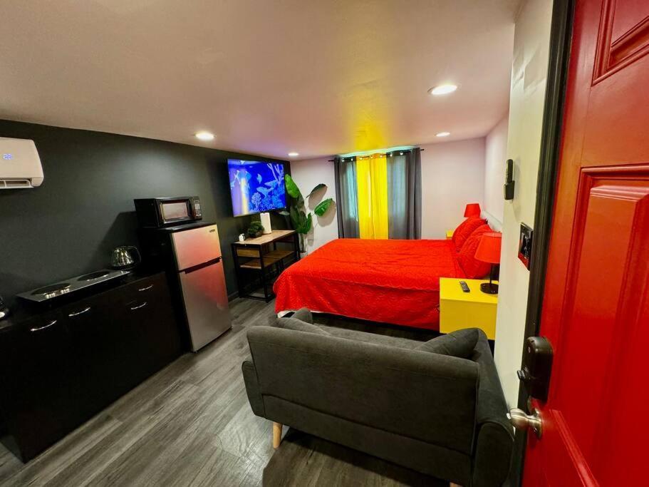 New Tiny Home Uptown Феникс Экстерьер фото